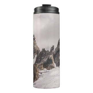 BERGDECKUNG DURCH SCHNEE THERMOSBECHER