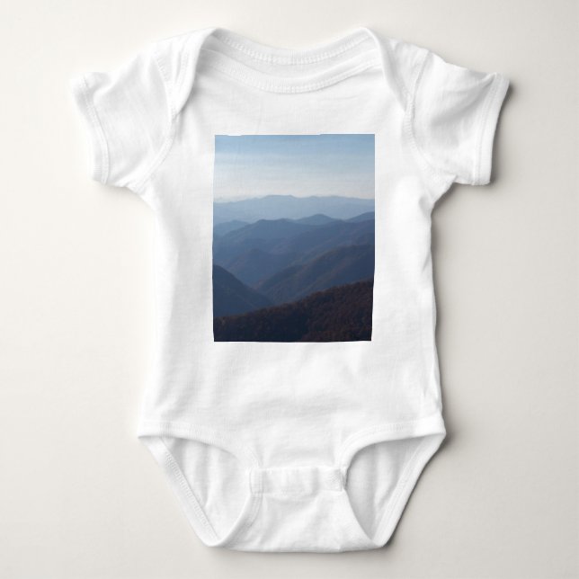 Berge der blauen Kante Baby Strampler (Vorderseite)