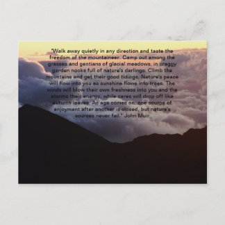 Berge in den Wolken Postkarte