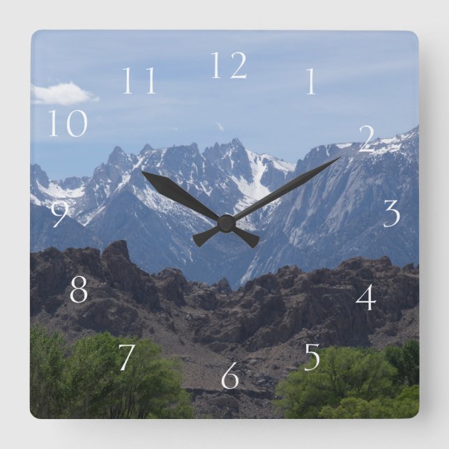 Berge in Kalifornien Quadratische Wanduhr (Vorderseite)