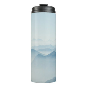 BERGE MIT NEBEL BEDECKT THERMOSBECHER