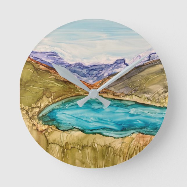 Berge mit See  Runde Wanduhr (Vorderseite)