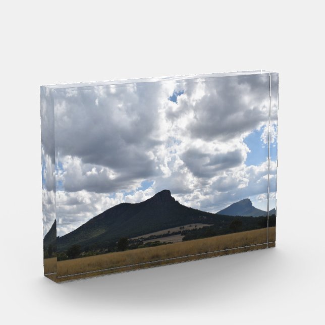 Berge Sturgeon und Abrupt unter dramatischen Wolke Fotoblock (Links)