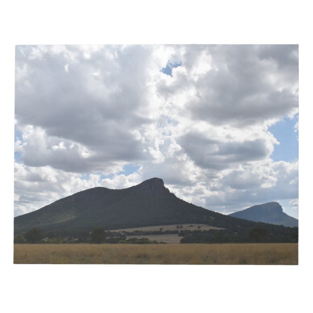 Berge Sturgeon und Abrupt unter dramatischen Wolke Notizblock (Vorderseite)