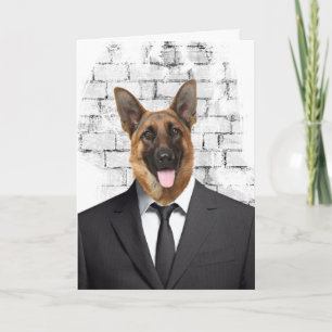 Berger allemand en costume pour la carte de retrai