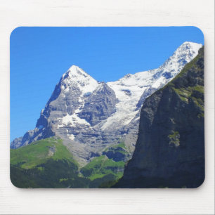 Berggipfel in den Schweizer Alpen Mousepad