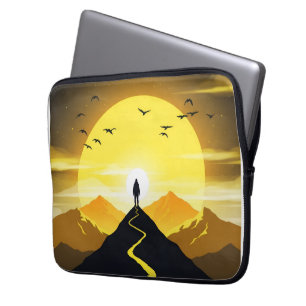 Berggipfel-Silhouette mit einem gewundenen Sockel Laptopschutzhülle