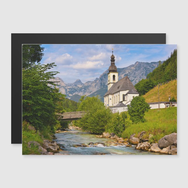 Bergkirche mit Flusslandschaft Magneteinladung (Vorne/Hinten)