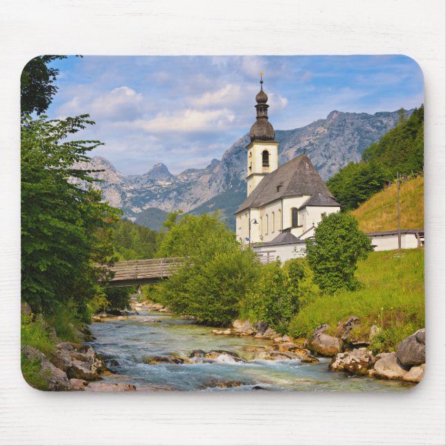Bergkirche mit Flusslandschaft Mousepad (Vorne)