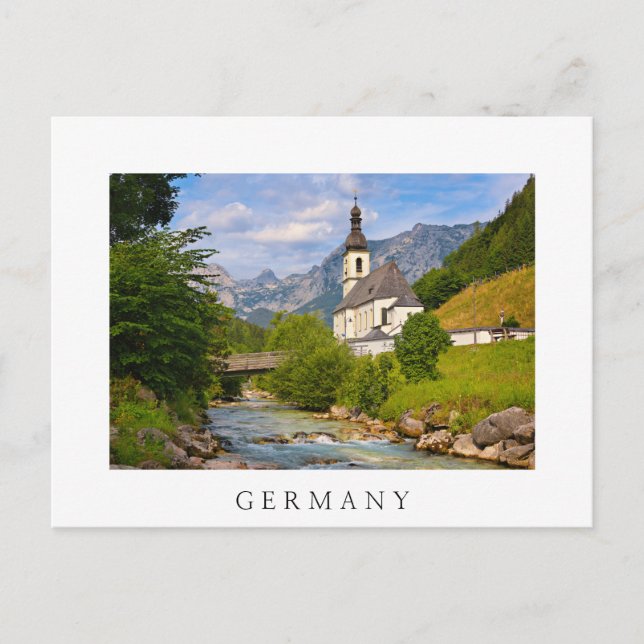 Bergkirche mit Flusslandschaft Postkarte (Vorderseite)