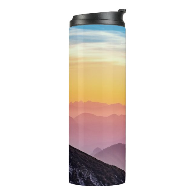 Berglandschaft bei Sonnenuntergang Thermosbecher (Nach links gedreht)