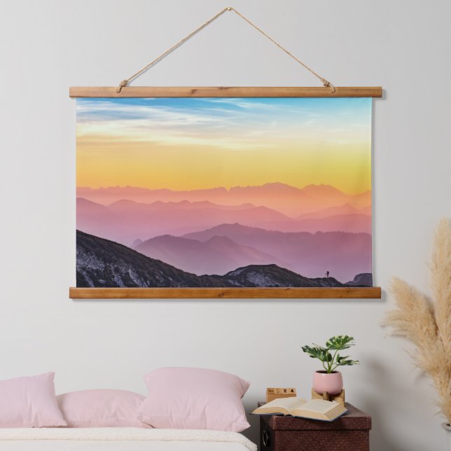 Berglandschaft bei Sonnenuntergang Wandteppich Mit Holzrahmen (Schlafzimmer)