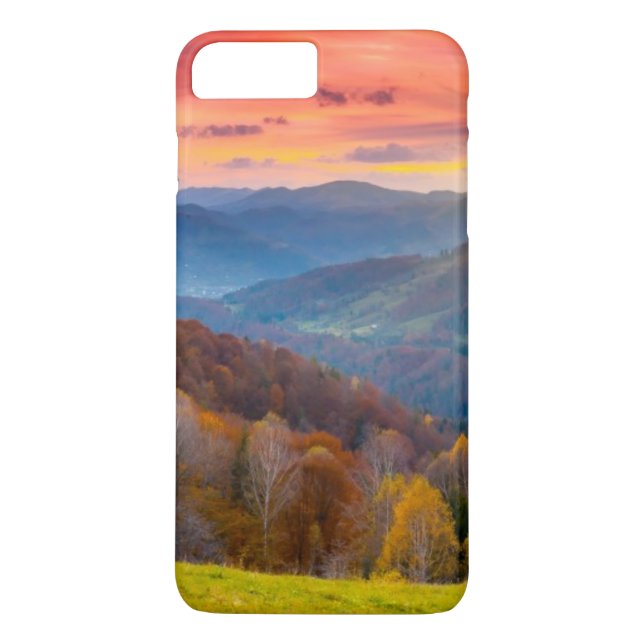 Berglandschaft mit Wald Case-Mate iPhone Hülle (Rückseite)