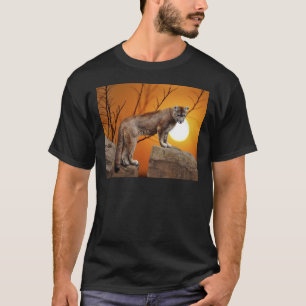Berglöwe am Sonnenuntergang T-Shirt