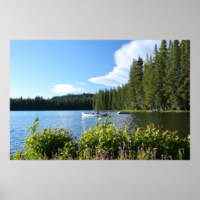 Bergsee, Kanu, Wildblumen Poster (Vorne)