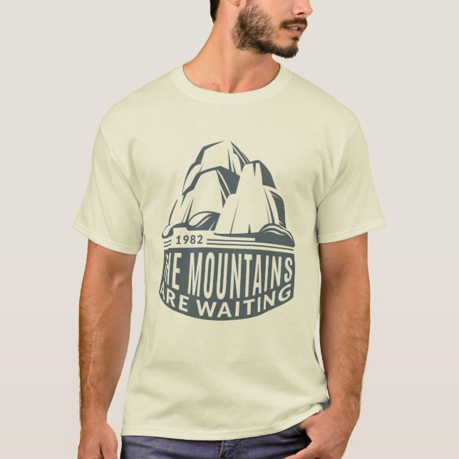 Bergsteiger-Design 'Berge warten' T-Shirt (Vorderseite)