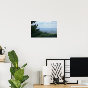 Bergszene mit Baum Poster