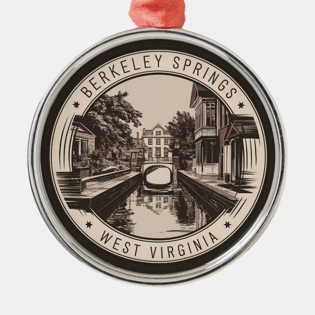 Berkeley Springs West Virginia Illustration Abzeic Ornament Aus Metall (Vorne)