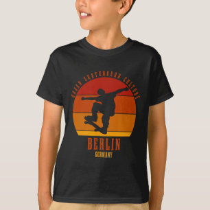 Berlin Deutschland Skateboarder Urne Skateboarding T-Shirt
