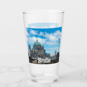 Berliner Kathedrale und Fernsehturm in Berlin Glas