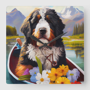 Bernedoodle am Paddel: Ein landschaftliches Abente Quadratische Wanduhr