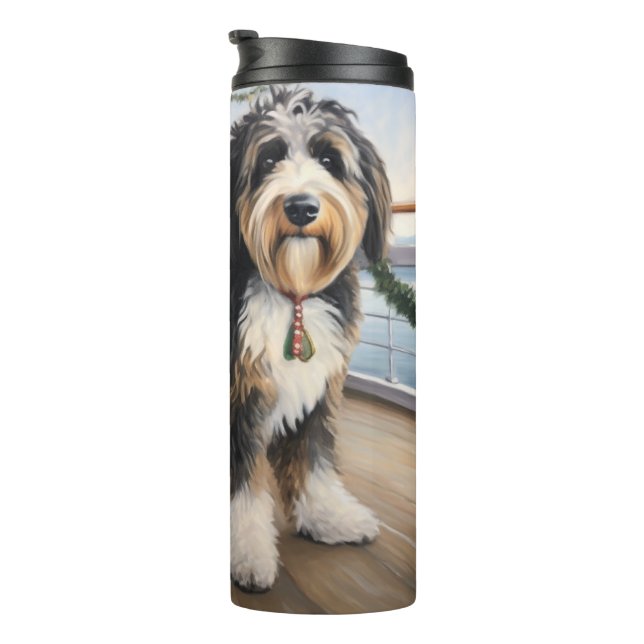 Bernedoodle Christmas Cruise: Feierabend Thermosbecher (Nach rechts gedreht)