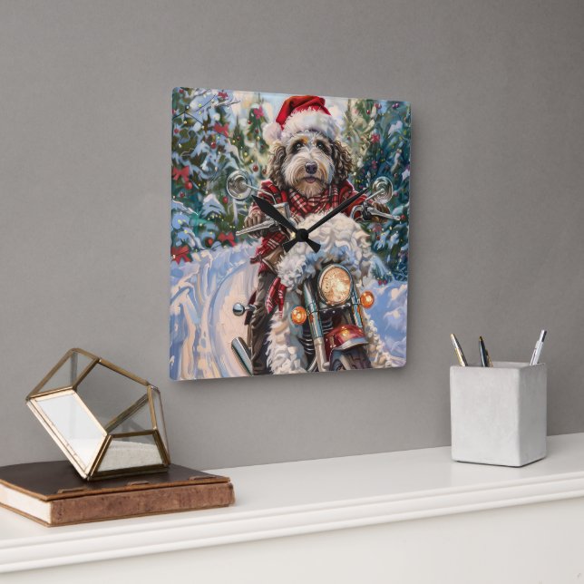 Bernedoodle Dog Riding Motorrad Weihnachten Quadratische Wanduhr (Büro)