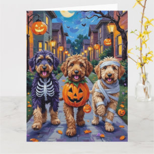 Bernedoodle Hunde Trick-or-Treating in Halloween C Karte