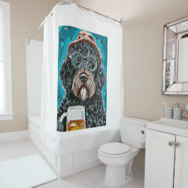 Bernedoodle mit einer Tasse Duschvorhang