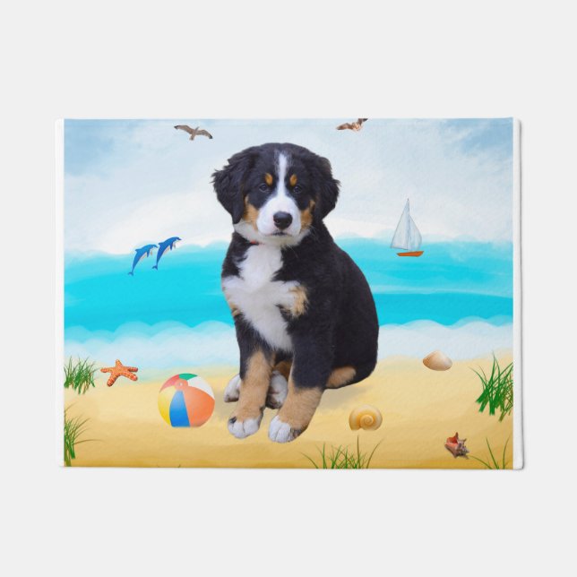 Berner Sennenhund am Strand Fußmatte (Vorderseite)