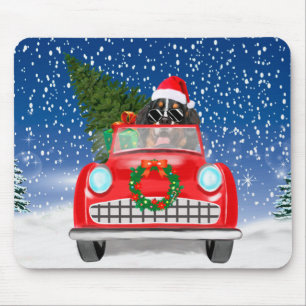 Berner Sennenhund fährt Auto im Schnee Weihnachten Mousepad