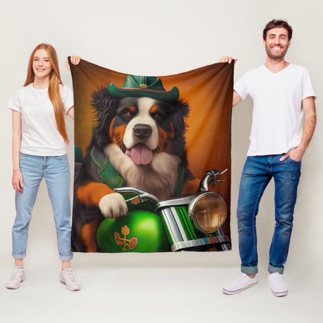 Bernese Mountain Bike St. Patrick's Day Fleecedecke (Beispiel)