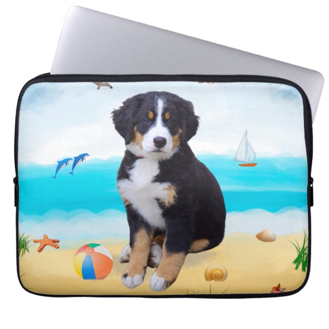 Bernese Mountain Dog am Strand Laptopschutzhülle (Vorderseite)