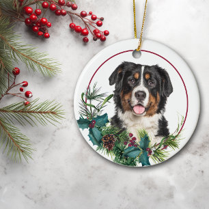 Bernese Mountain Dog Evergreen Berry Wreath Keramik Ornament
