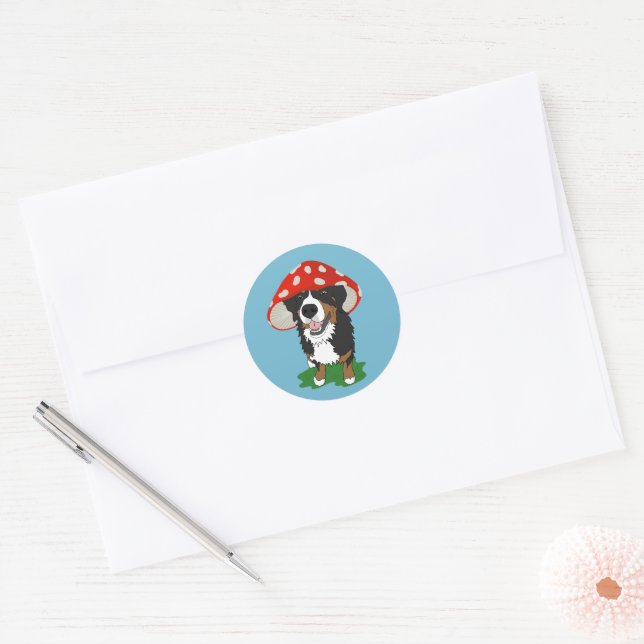 Bernese Mountain Dog Red Mushroom Cap Runder Aufkleber (Umschlag)