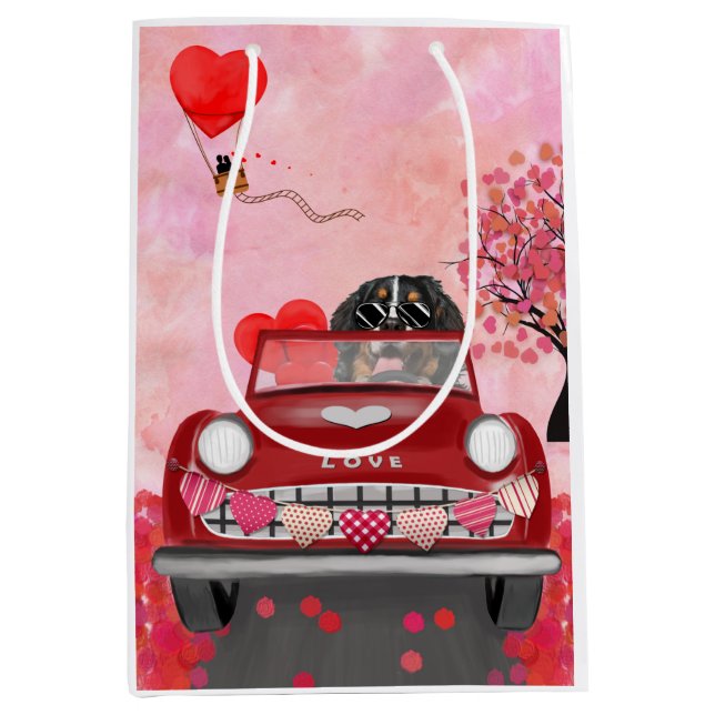 Bernese Mountain Driving Car with Hearts Valentine Mittlere Geschenktüte (Vorderseite)