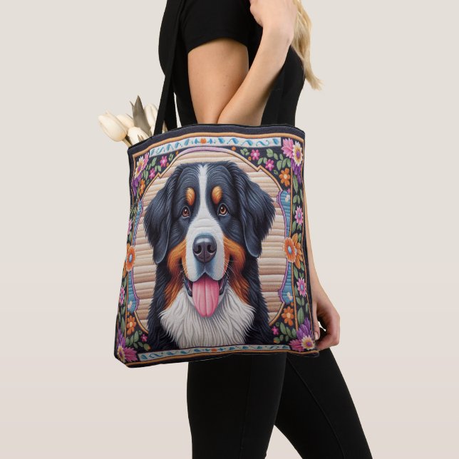 Bernese Mountain Hund Blumenkolorierte Grenze Tasche (Von Nahem)