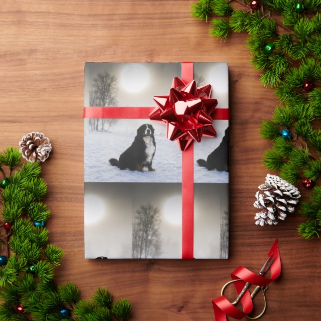 bernischer Berghund im Schnee Geschenkpapier (Feiertagsgeschenk)