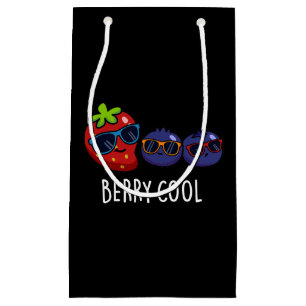 Berry Cool Funny Strawberry Blueberry Pun Dark BG Kleine Geschenktüte