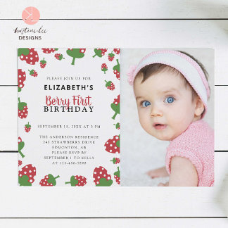 Berry First Birthday Niedlich Strawberry Foto Einladung