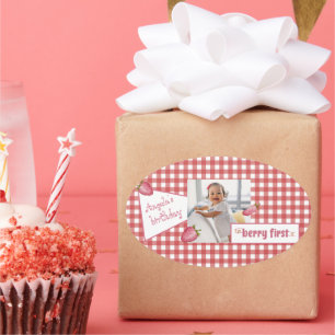Berry First Birthday Ovaler Aufkleber