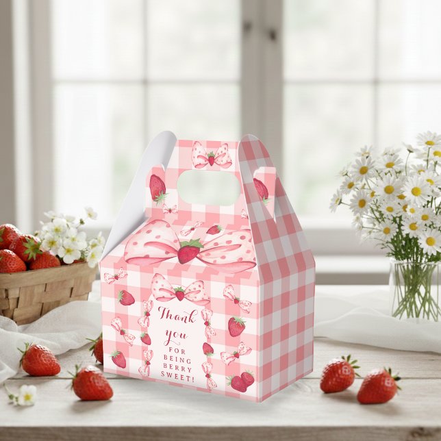 Berry First Birthday Red Gingham Bows Square Geschenkschachtel (Berry First Birthday Red Gingham Bows Square Favor Boxes - Gable 5x3x6.5 )