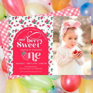 Berry First Birthday Strawberry Birthday Einladung
