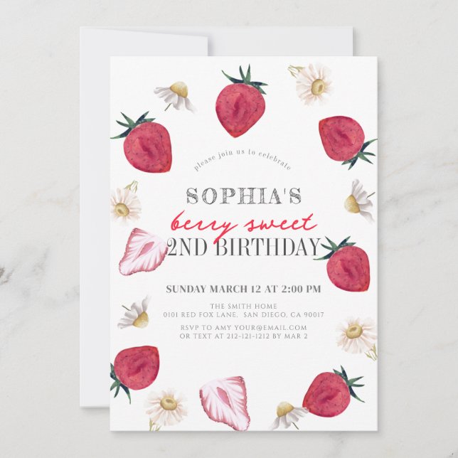 Berry First Strawberry Floral Girl Birthday Einladung (Vorderseite)
