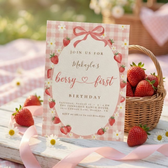 Berry First Strawberry Pink Gingham 1st Birthday Einladung (Von Creator hochgeladen)