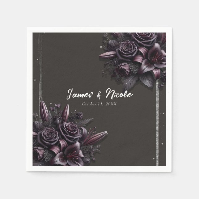 Berry Lila & Black Lily Rose Floral Wedding Serviette (Vorderseite)