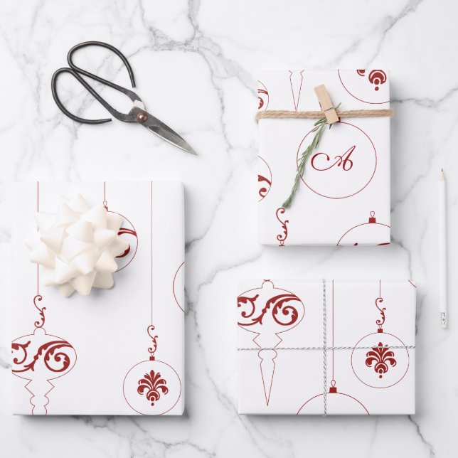 Berry Red Christmas Monogram Bauble Ornaments Geschenkpapier Set (Vorderseite)