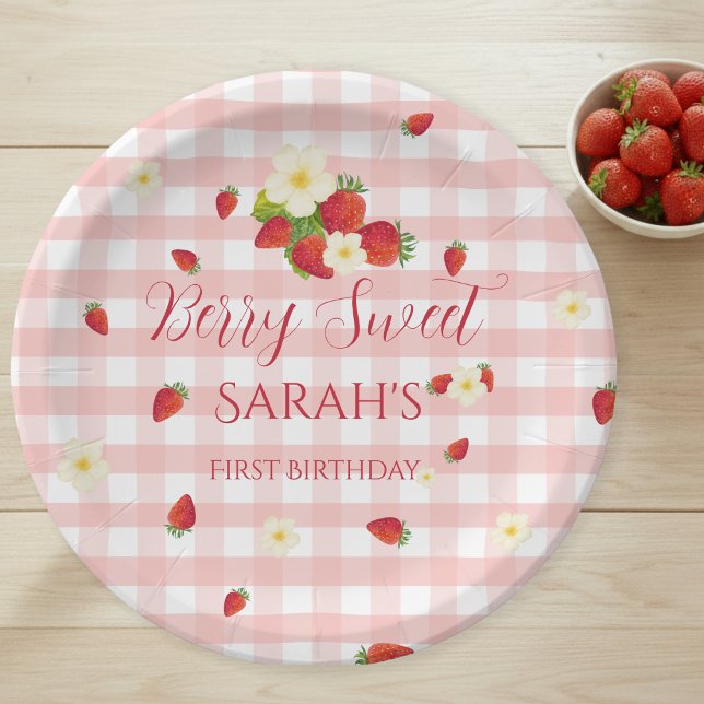 Berry Sweet Strawberry 1st Birthday Party Pappteller (Berry Sweet Strawberry 1st Birthday Party Paper Plates)