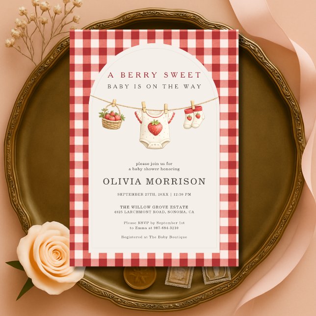 Berry Sweet Strawberry Clothesline Baby Shower Einladung (Von Creator hochgeladen)