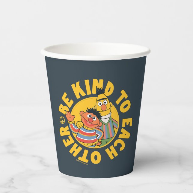 Bert und Ernie | Seien Sie freundlich Pappbecher (Vorderseite)